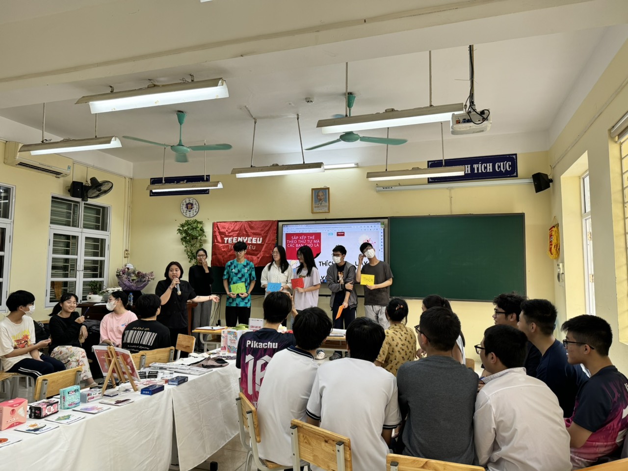 Khóa học giáo dục giới tính TEENYEEU tại trường THPT Yên Hòa