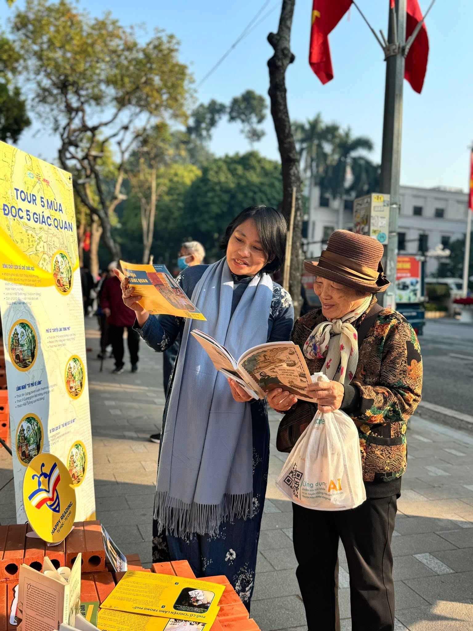 TRIỂN LÃM TOUR 5 MÙA ĐỌC 5 GIÁC QUAN TẠI LỄ HỘI THIẾT KẾ SÁNG TẠO HÀ NỘI